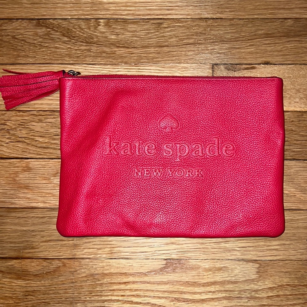 Red Kate Spade Clutch- NWT✨